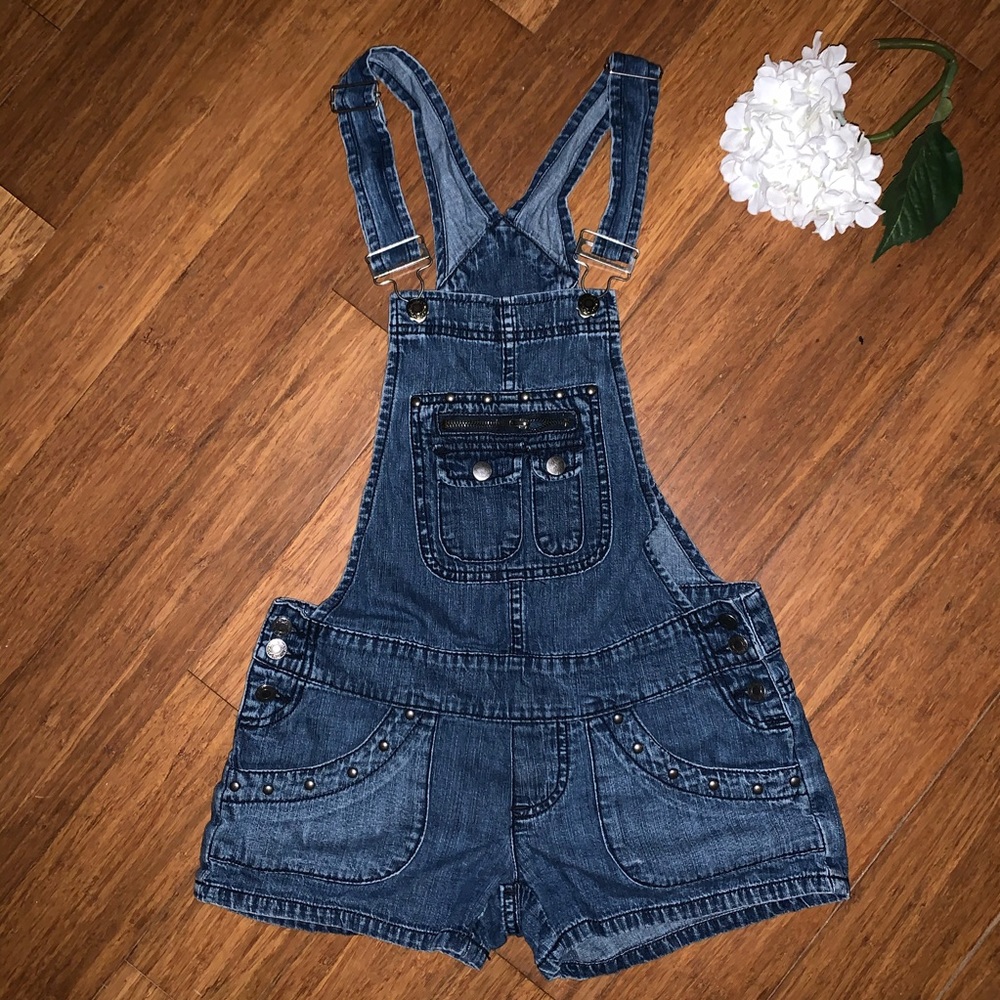 Overall shorts